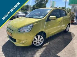 Geel, metallic lak Gebruikt 2014 Mitsubishi Space Star Hatchback | € 8.450 (Eerlijke prijs)