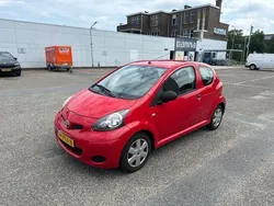 Rood Gebruikt 2011 Toyota Aygo Cool Hatchback | € 2.950 (Eerlijke prijs)
