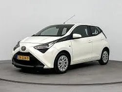 Wit Gebruikt 2019 Toyota Aygo X-play Hatchback | € 9.980 (Eerlijke prijs)