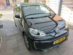 Zwart Gebruikt 2019 VW e-up! Hatchback | € 11.000 (Goede deal)
