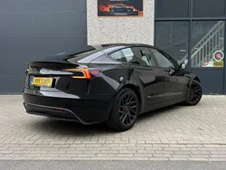 Zwart Nieuw 2025 Tesla Model 3 Standard Range Sedan | € 40.999