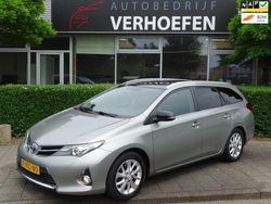 Grijs, metallic lak Gebruikt 2014 Toyota Auris Touring Sports Stationwagen | € 8.950 (Eerlijke prijs)