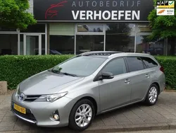 Grijs, metallic lak Gebruikt 2014 Toyota Auris Touring Sports Stationwagen | € 9.950 (Eerlijke prijs)