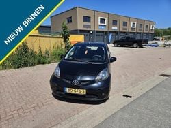 Zwart Gebruikt 2008 Toyota Aygo Sport Hatchback | € 3.050 (Eerlijke prijs)