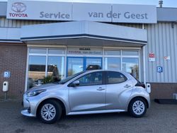 Grijs Gebruikt 2024 Toyota Yaris Hybrid Active Hatchback | € 22.445 (Eerlijke prijs)
