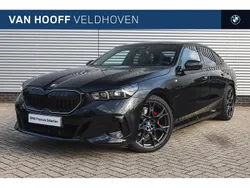 Saphirschwarz (donker zwart metallic) Gebruikt 2024 BMW 530e Comfort Edition Sedan | € 69.950