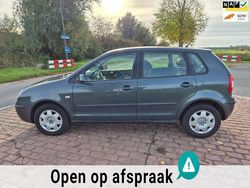 Blauw (metallic) Gebruikt 2002 VW Polo Comfortline Hatchback | € 1.450 (Iets duurder)