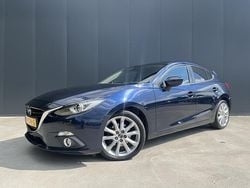 Blauw, metallic lak Gebruikt 2015 Mazda 3 Hatchback | € 5.450 (Goede deal)