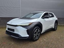 Wit Nieuw 2025 Toyota bZ4X SUV | € 43.980 (Iets duurder)