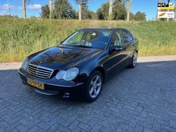 Zwart Gebruikt 2006 Mercedes C180 Avantgarde Sedan | € 4.399 (Eerlijke prijs)