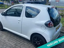 Wit Gebruikt 2011 Toyota Aygo Hatchback | € 2.795 (Goede deal)