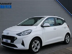 Wit Gebruikt 2023 Hyundai i10 Comfort Hatchback | € 16.190 (Eerlijke prijs)