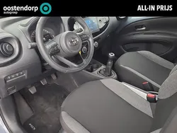 Grijs Gebruikt 2024 Toyota Aygo Play Hatchback | € 17.950 (Eerlijke prijs)