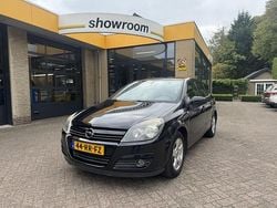 Zwart Gebruikt 2005 Opel Astra Enjoy Hatchback | € 1.349 (Eerlijke prijs)
