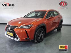 Oranje Gebruikt 2022 Lexus UX Luxury Line SUV | € 34.950 (Eerlijke prijs)