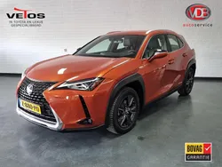Oranje Gebruikt 2022 Lexus UX Luxury Line SUV | € 34.950 (Eerlijke prijs)