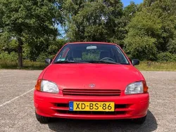 Rood Gebruikt 1998 Toyota Starlet XLi Hatchback | € 1.350 (Eerlijke prijs)
