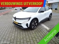 Wit Gebruikt 2022 Renault Mégane Equilibre Hatchback | € 22.950 (Eerlijke prijs)
