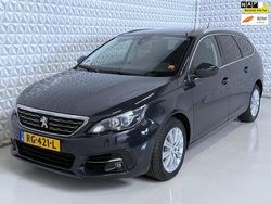 Grijs Gebruikt 2017 Peugeot 308 SW Premium Stationwagen | € 5.999