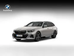Grijs Nieuw 2025 BMW 520 Comfort Edition Stationwagen | € 90.419 (Eerlijke prijs)