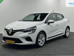 Wit Gebruikt 2021 Renault Clio V Business Hatchback | € 11.000 (Eerlijke prijs)