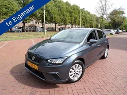 Grijs, metallic lak Gebruikt 2022 Seat Ibiza Business Hatchback | € 14.944 (Goede deal)