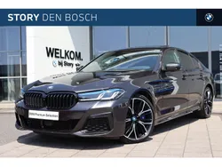 Grijs Gebruikt 2022 BMW 545e Comfort Edition Sedan | € 58.950 (Duur)