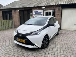 Wit Gebruikt 2017 Toyota Aygo Hatchback | € 5.950 (Eerlijke prijs)