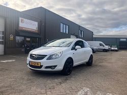 Wit Gebruikt 2011 Opel Corsa Hatchback | € 3.250 (Eerlijke prijs)