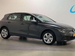 Grijs Gebruikt 2022 VW Golf VIII Life Hatchback | € 21.750 (Goede deal)