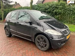 Zwart Gebruikt 2008 Mercedes A180 Avantgarde Hatchback | € 2.350 (Goede deal)
