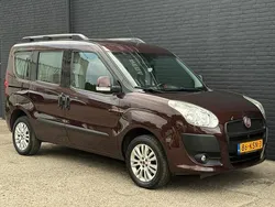Rood Gebruikt 2010 Fiat Doblò Emotion MPV | € 4.495 (Eerlijke prijs)