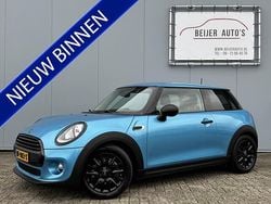 Blauw Gebruikt 2015 Mini ONE Business Hatchback | € 11.395 (Eerlijke prijs)