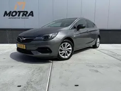 Grijs Gebruikt 2021 Opel Astra Business Elegance Hatchback | € 13.145 (Iets duurder)