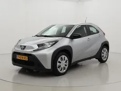 Grijs Gebruikt 2023 Toyota Aygo Play Hatchback | € 15.999 (Eerlijke prijs)