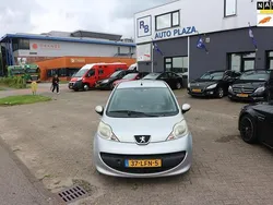 Grijs Gebruikt 2008 Peugeot 107 Urban Move Hatchback | € 999 (Eerlijke prijs)