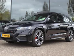 Zwart, metallic lak Gebruikt 2021 Skoda Octavia RS Stationwagen | € 22.750 (Eerlijke prijs)