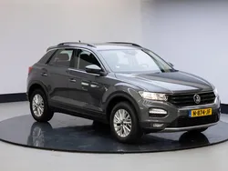Grijs Gebruikt 2021 VW T-Roc Style SUV | € 25.945 (Goede deal)
