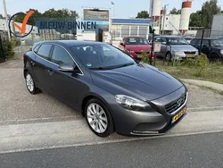 Grijs Gebruikt 2014 Volvo V40 Momentum Stationwagen | € 8.999 (Eerlijke prijs)