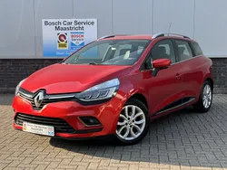 Rood, metallic lak Gebruikt 2017 Renault Clio GrandTour Intens Stationwagen | € 8.449 (Eerlijke prijs)