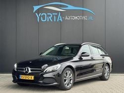 Zwart, metallic lak Gebruikt 2017 Mercedes C200 Stationwagen | € 17.950 (Eerlijke prijs)
