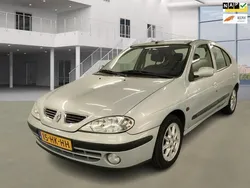Grijs Gebruikt 2001 Renault Mégane Dynamique Hatchback | € 1.499 (Iets duurder)