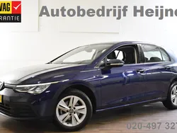 Blauw Gebruikt 2021 VW Golf VIII Life Hatchback | € 18.445 (Eerlijke prijs)