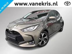 Groen, metallic lak Gebruikt 2024 Toyota Yaris Hybrid Edition Hatchback | € 25.599 (Eerlijke prijs)