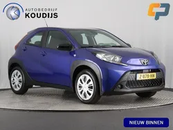 Blauw Gebruikt 2024 Toyota Aygo Play Hatchback | € 20.390 (Goede deal)