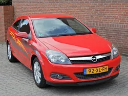 Rood Gebruikt 2007 Opel Astra Hatchback | € 3.950 (Duur)