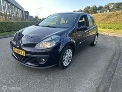 Paars Gebruikt 2007 Renault Clio II Dynamique Hatchback | € 2.950 (Eerlijke prijs)