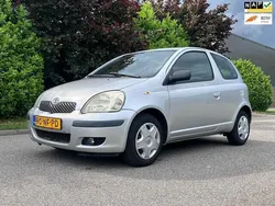 Grijs Gebruikt 2003 Toyota Yaris Luna Hatchback | € 1.950 (Eerlijke prijs)