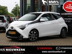 Wit Gebruikt 2021 Toyota Aygo Hatchback | € 11.400 (Eerlijke prijs)