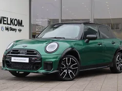 Groen, metallic lak Gebruikt 2025 Mini John Cooper Works Hatchback | € 44.950